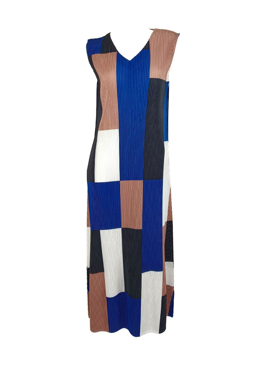 1250014 V-Neck Sleeveless Pleats Dress *Last Piece