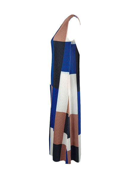 1250014 V-Neck Sleeveless Pleats Dress *Last Piece
