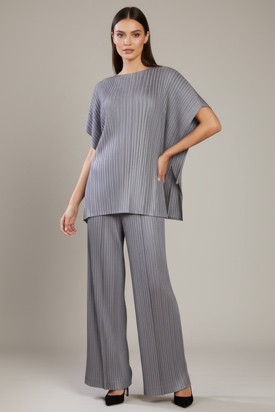 Relaxed Short Sleeve Pleated Top