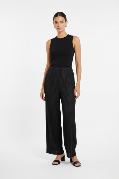 Relaxed Loose Fit Pleated Pants