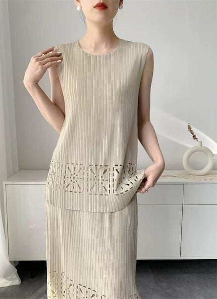 4250004 Burnt Flower Pleated Top & Tassel Skirt Set *Beige