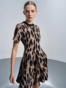 8250026 Leopard Printed Flare Dress