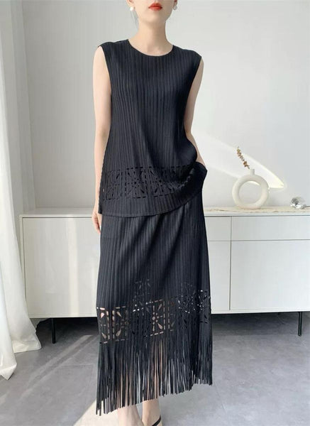 4250004 Burnt Flower Pleated Top & Tassel Skirt Set *Black