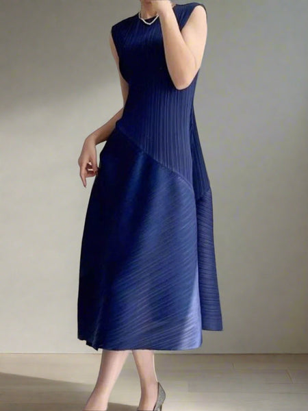 N240001 Round Neck Sleeveless Pleated Dress *Last Piece