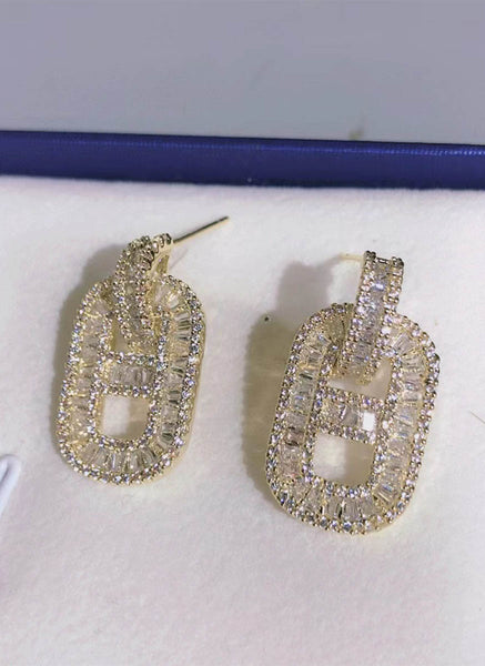 4240009 Diamond Earrings *Gold
