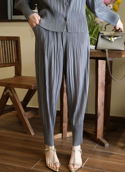 5250004 Fluffy Pleats Pants *Grey