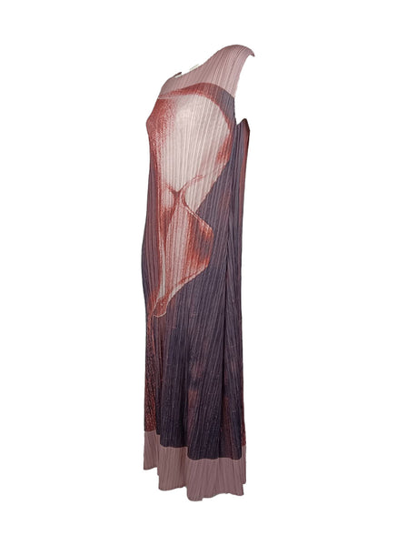 7250003 Fluid Elegance Pleated Dress