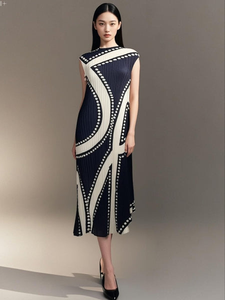7250034 Canvas In Motion Midi Dress