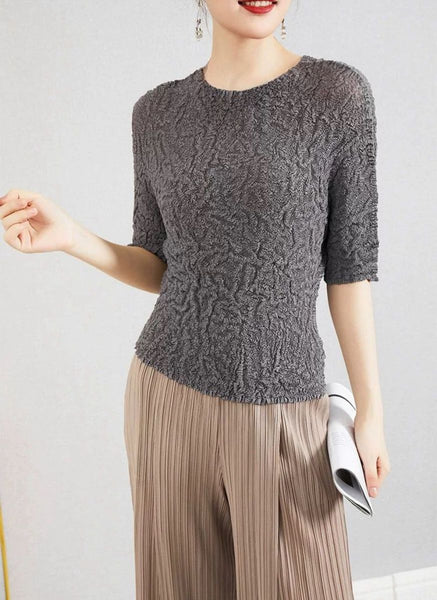 3250027 Round Neck Short Sleeved Pleats Top *Preorder
