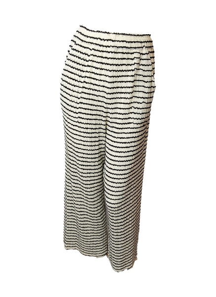 9250011 Stripes Pleated Pants