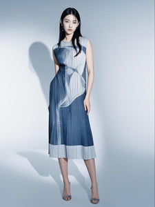 7250003 Fluid Elegance Pleated Dress