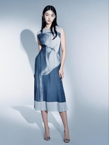 7250003 Fluid Elegance Pleated Dress
