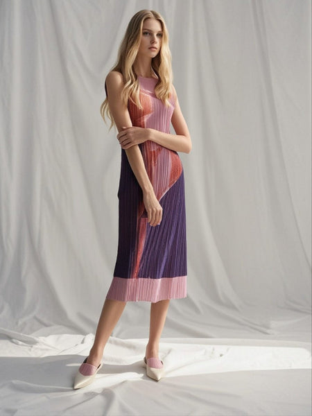 7250003 Fluid Elegance Pleated Dress