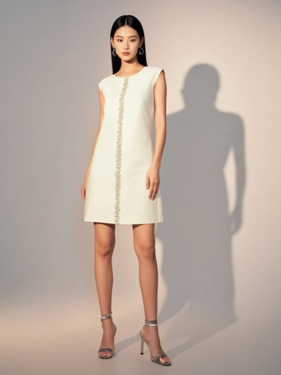 3250032 Middle Embellished Shift Dress