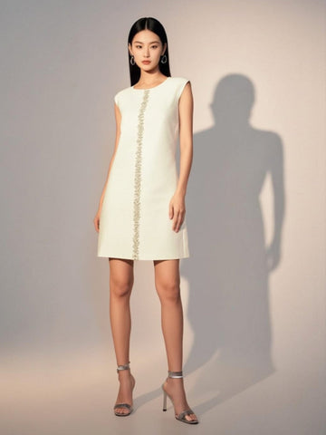 3250032 Middle Embellished Shift Dress